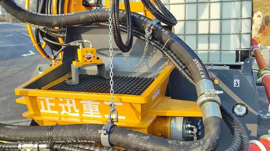 隧道湿喷频繁堵管？这台车用“稳泵+智控”破局