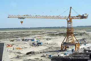 80吨起重机性能优势分析 起重能力强安全稳定适用广泛