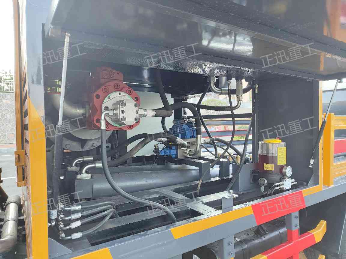 60型混凝土车载泵：75KW强劲动力，智能远程监控，多重安全保护，适应狭窄与长距离作业(图3)