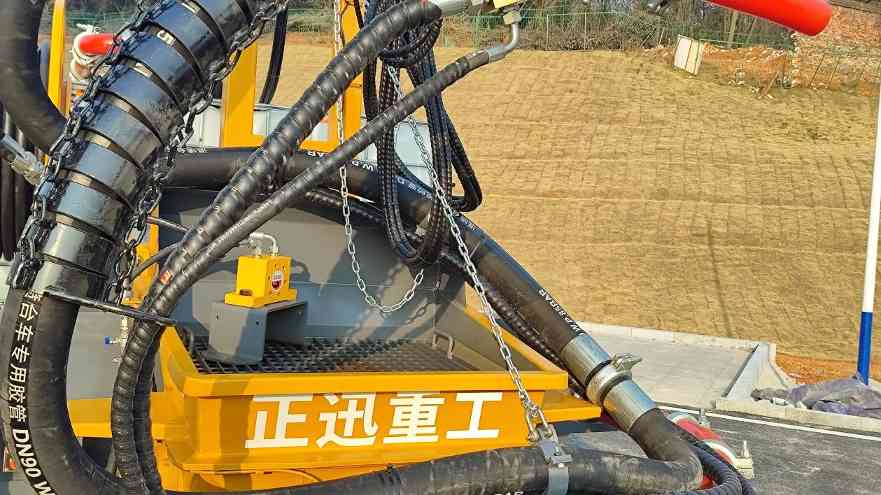 隧道施工湿喷台车如何选：高效泵送与灵活臂架成关键(图2)